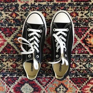 Chuck Taylor All Star Low Top (Unisex)